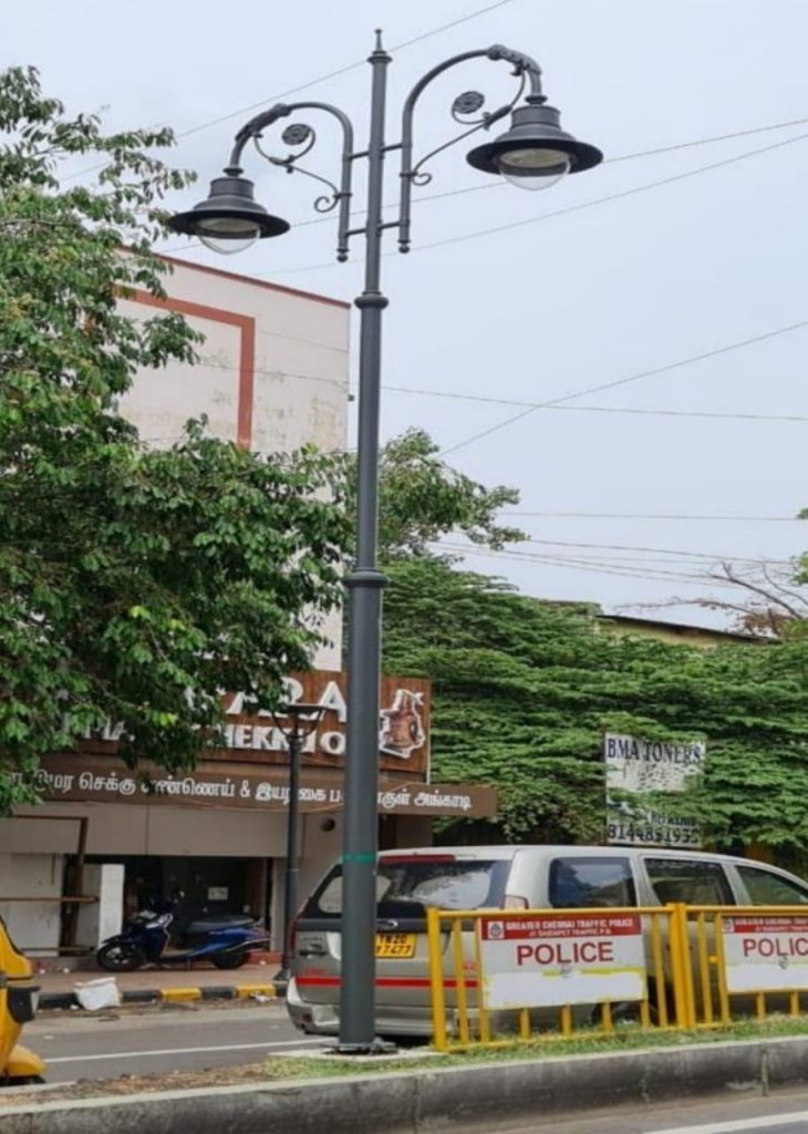 Hitech Modern Street light pole