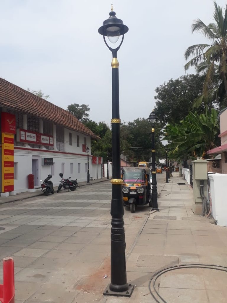 Hitech Caste Iron Garden pole